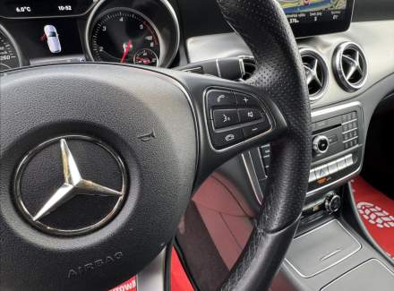 Mercedes-Benz - CLA
