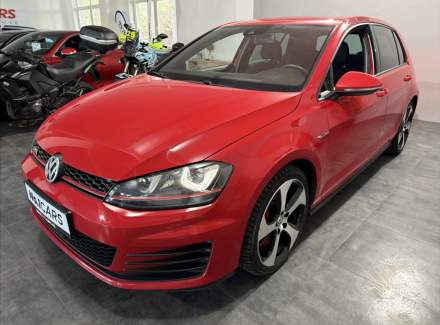 Volkswagen - Golf