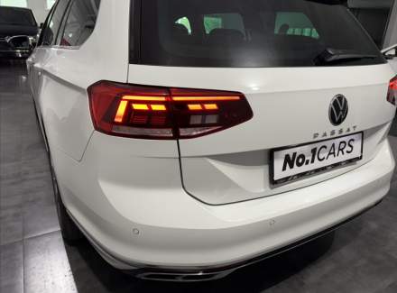 Volkswagen - Passat