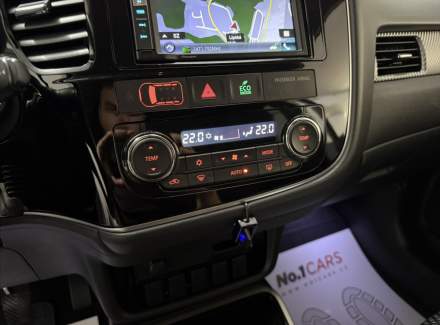 Mitsubishi - Outlander