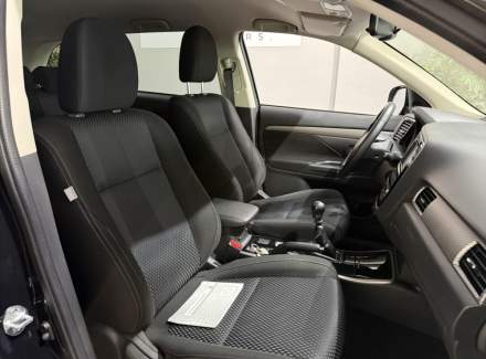 Mitsubishi - Outlander