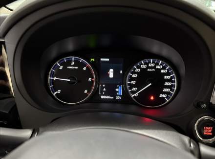 Mitsubishi - Outlander