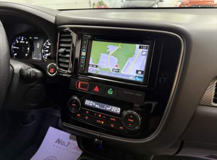 Mitsubishi - Outlander