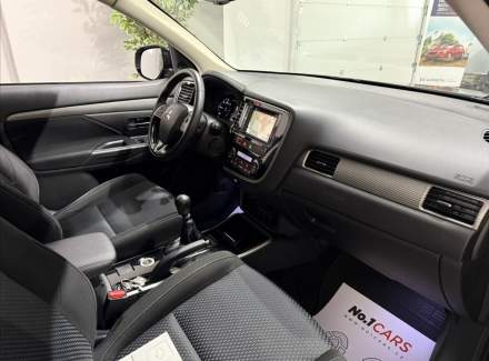Mitsubishi - Outlander