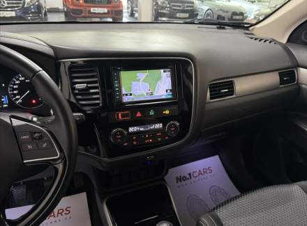 Mitsubishi - Outlander