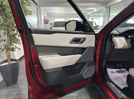Land Rover - Range Rover Velar