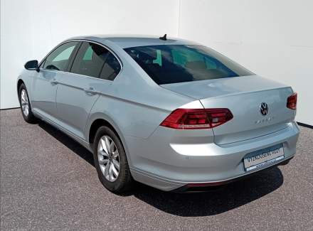 Volkswagen - Passat