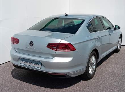 Volkswagen - Passat