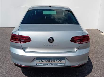 Volkswagen - Passat