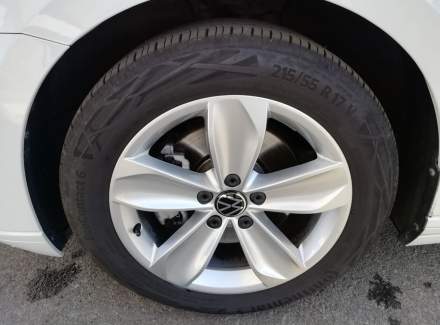 Volkswagen - Passat