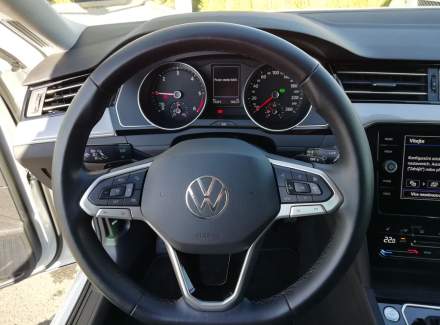 Volkswagen - Passat