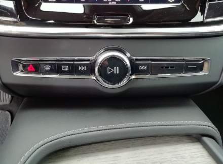 Volvo - V90