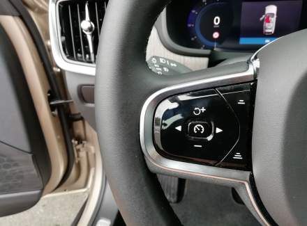 Volvo - V90