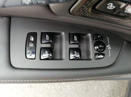 Volvo - V90
