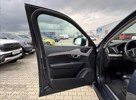 Volvo - XC90