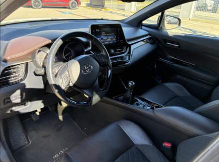 Toyota - C-HR