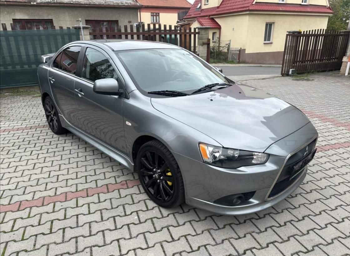 Mitsubishi - Lancer