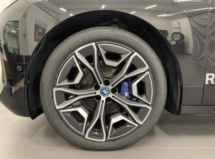 BMW - iX