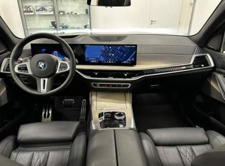 BMW - X7