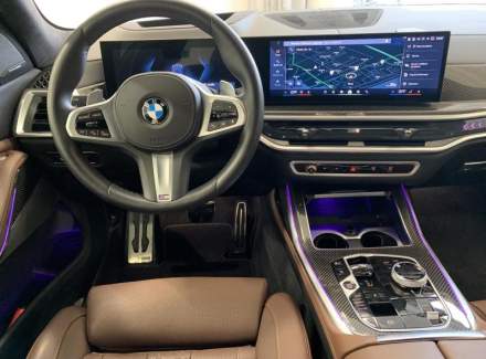 BMW - X7