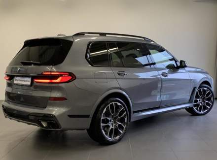 BMW - X7