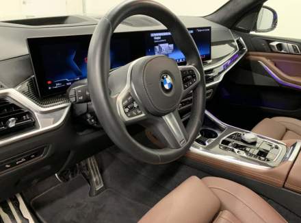 BMW - X7