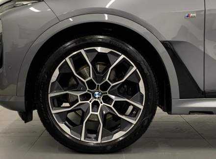 BMW - X7
