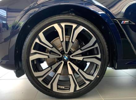 BMW - X7