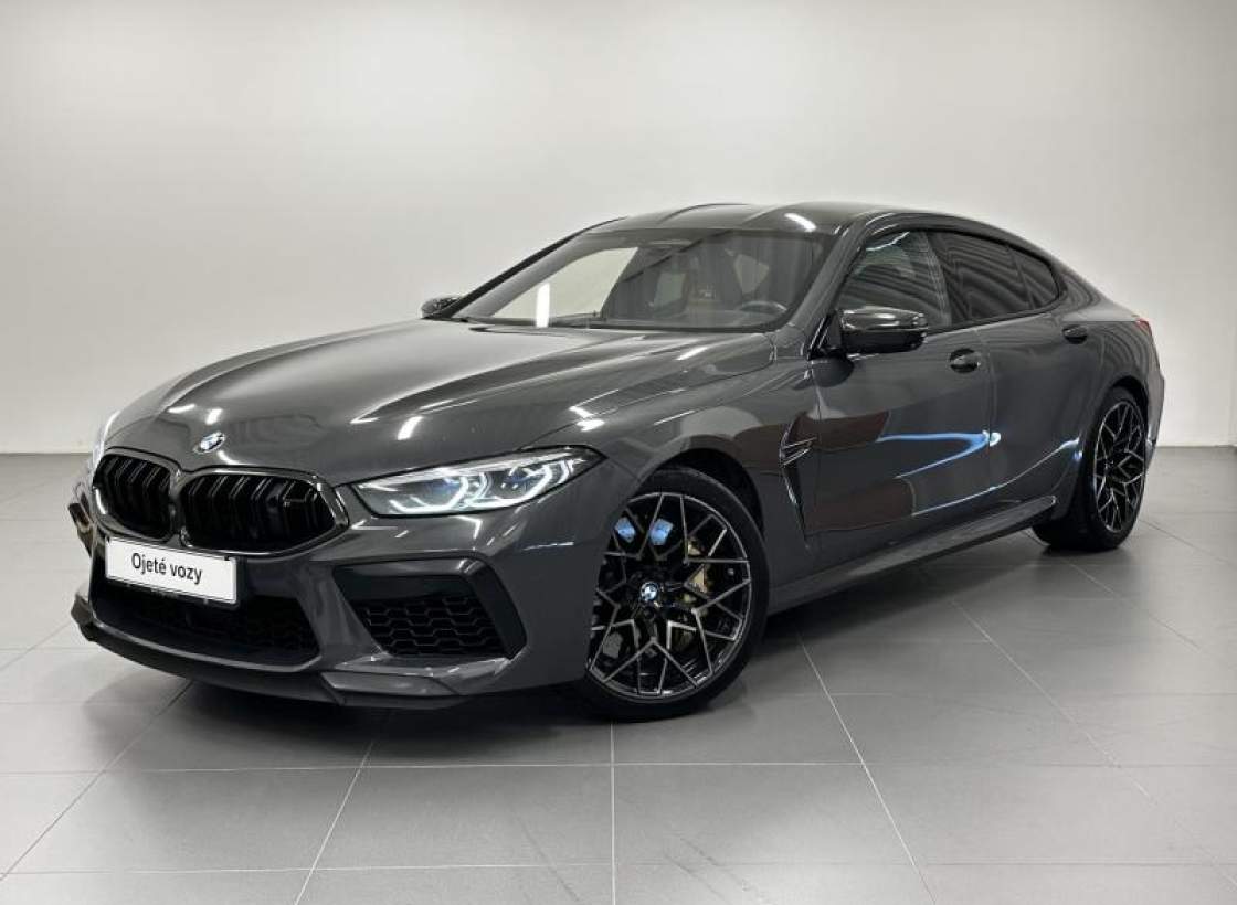 BMW - M8