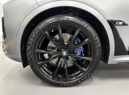 BMW - X7