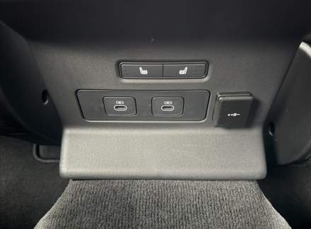 Land Rover - Range Rover Velar