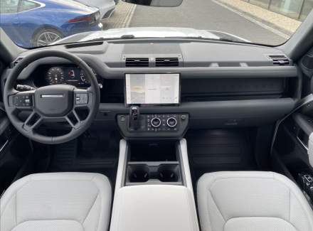 Land Rover - Defender