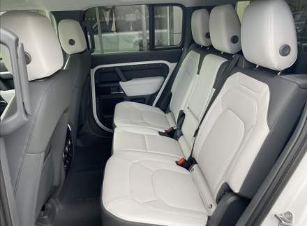 Land Rover - Defender