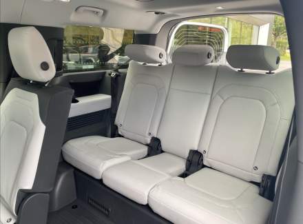 Land Rover - Defender