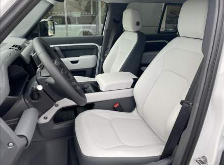 Land Rover - Defender