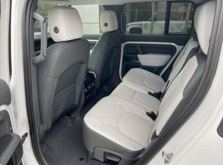 Land Rover - Defender