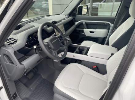 Land Rover - Defender