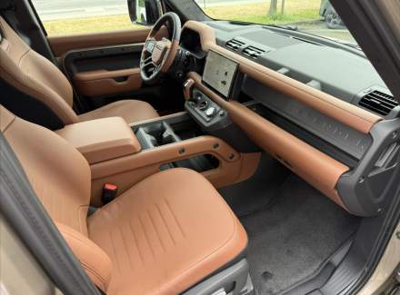 Land Rover - Defender