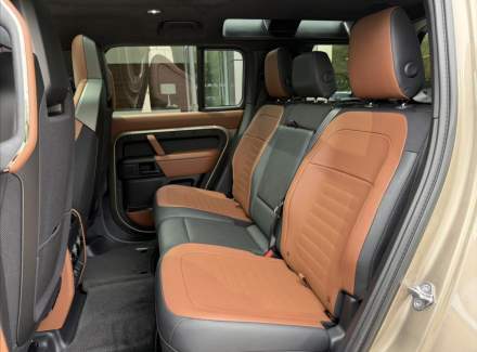 Land Rover - Defender