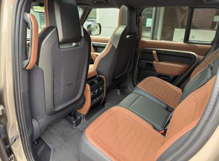 Land Rover - Defender