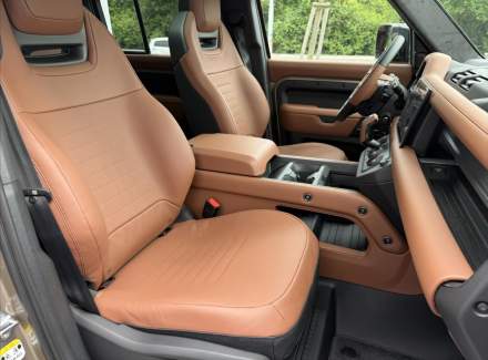 Land Rover - Defender