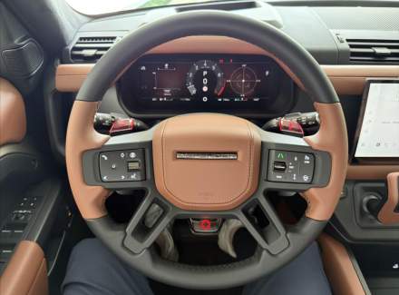 Land Rover - Defender