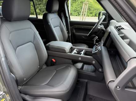 Land Rover - Defender