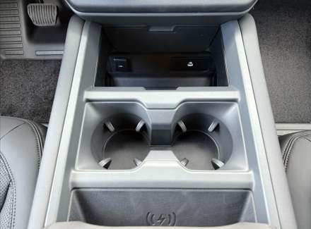 Land Rover - Defender