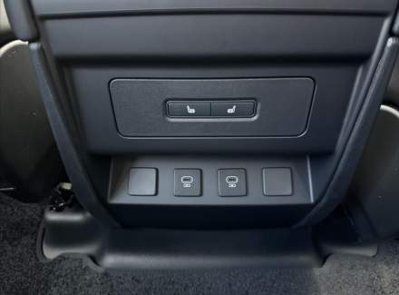 Land Rover - Defender