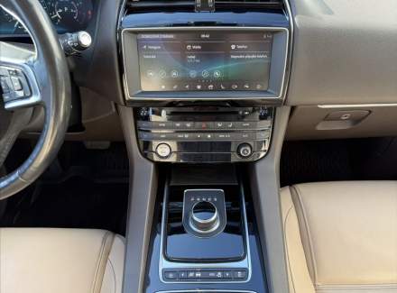 Jaguar - F-Pace