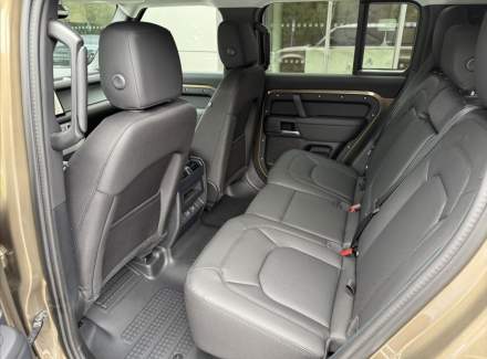 Land Rover - Defender