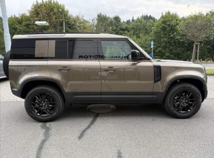 Land Rover - Defender