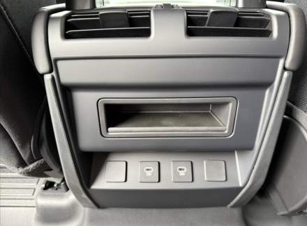 Land Rover - Defender