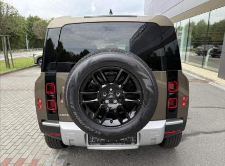 Land Rover - Defender